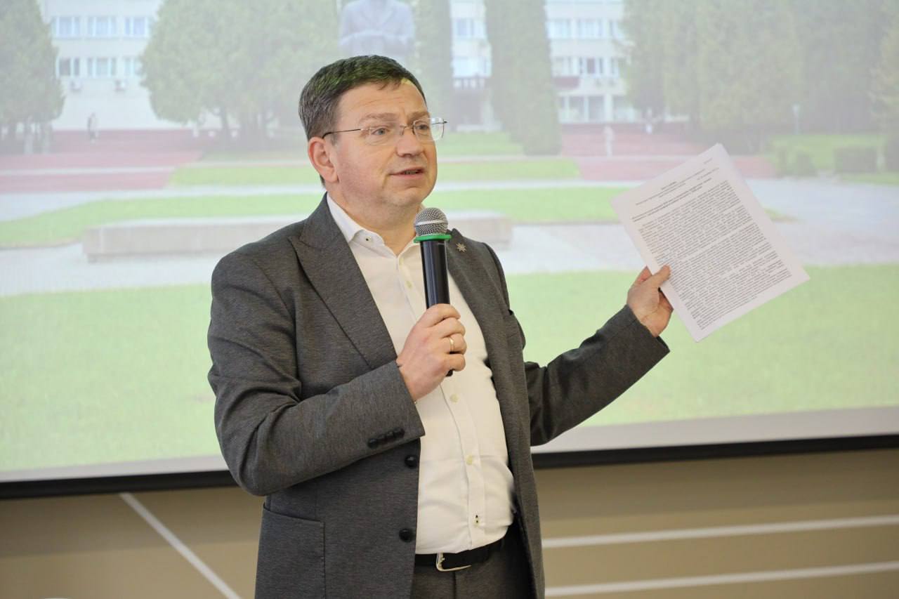 Ректор ТНПУ, професор Богдан Буяк. Rektor_TNPU_profesor_Bohdan_Buiak.